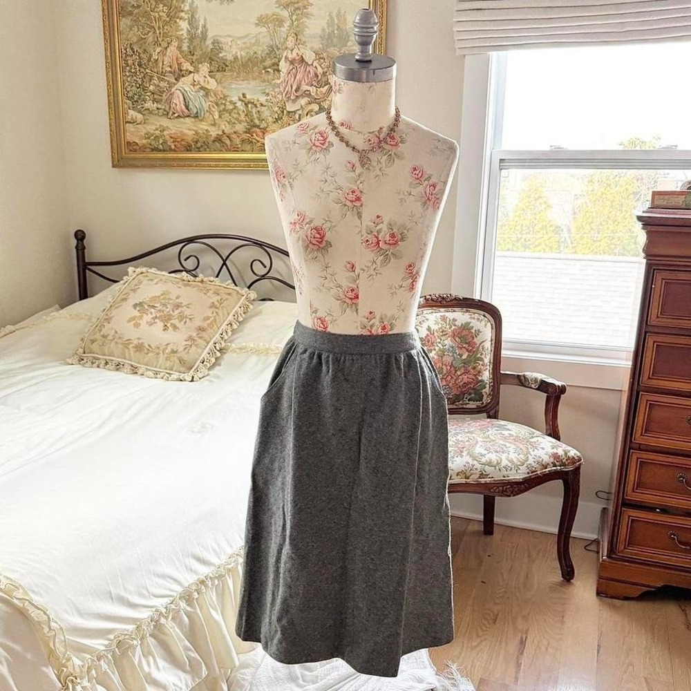 gray wool midi skirt  70s gray wool‎ blend midi skirt size small
